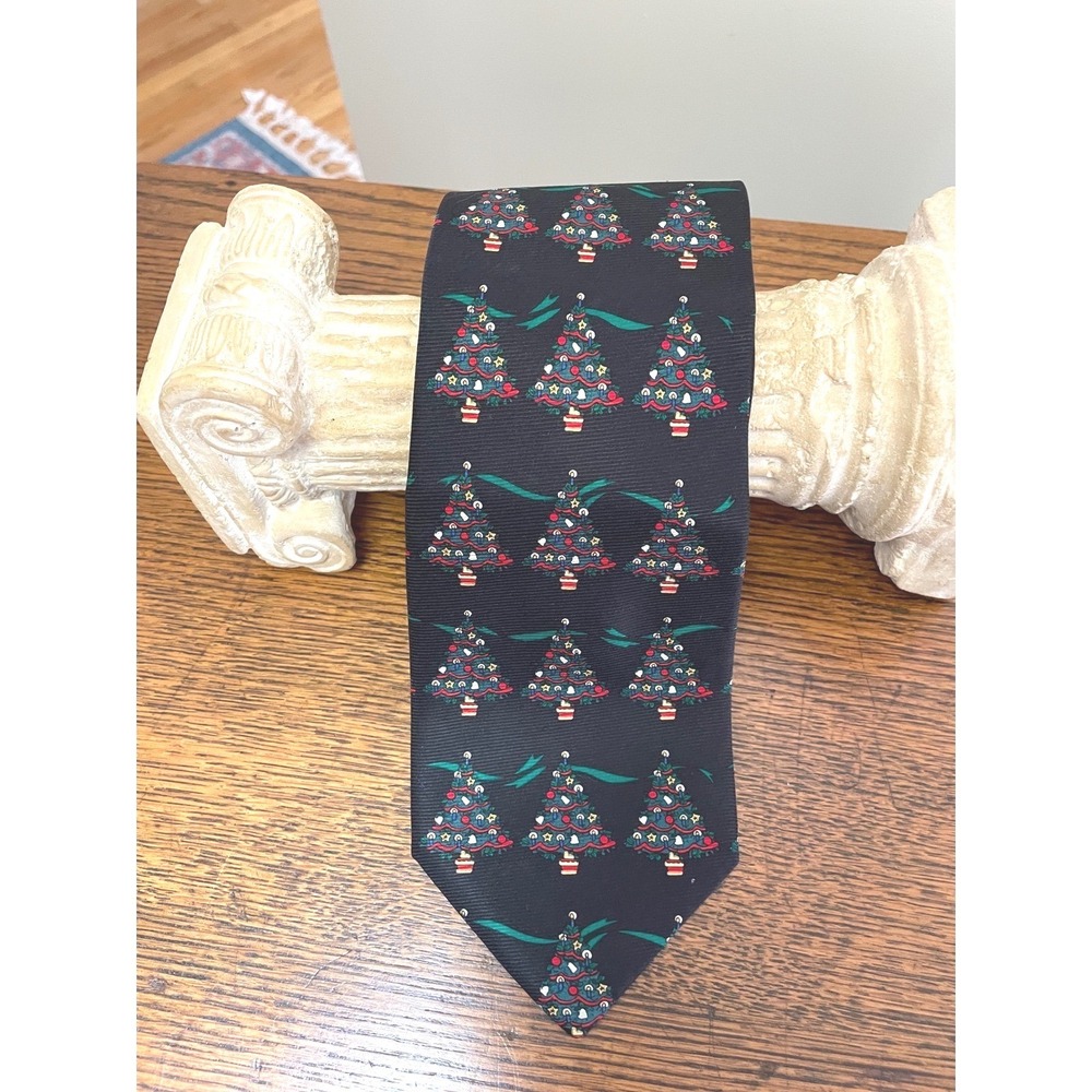 Seasonal Style by MMC Men's Black Red Christmas Tree Theme Whimsical Tie Silk
